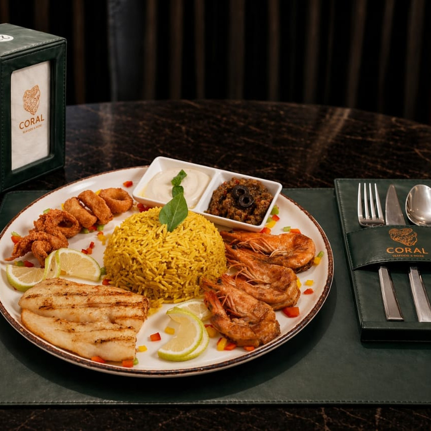 وجبة طبق مشكل مشوي